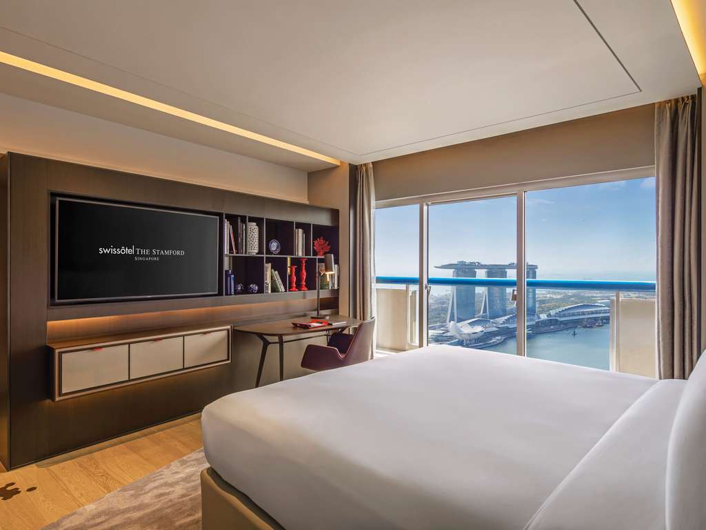 Swissôtel The Stamford Singapore - Image 2