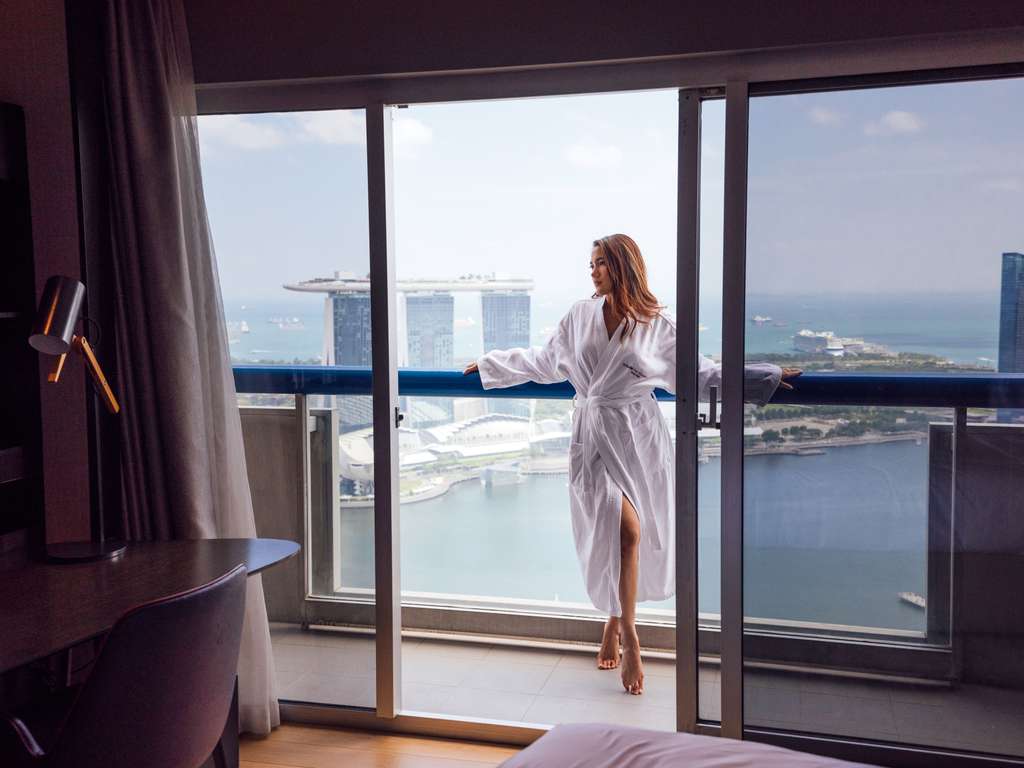 Swissôtel The Stamford Singapore - Image 3