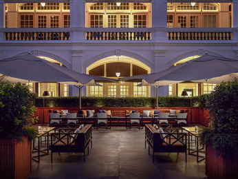 Photo du restaurant Raffles Courtyard